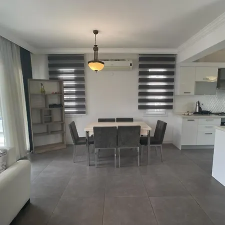 Villa Calis וילה